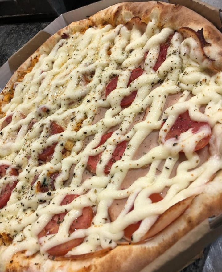 duas pizzas + coca 2l