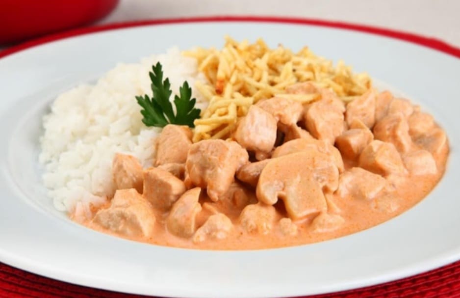 Terça feira - Estrogonofe de frango - ( 500g Aprox.)