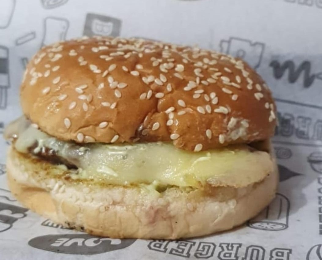 01 Duplo x-burgue + 01 Batata P + 01 Refrigerante 220ml