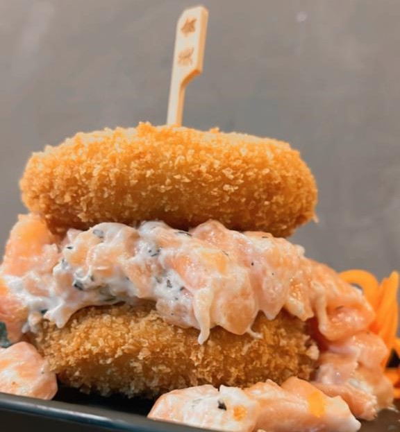 1 Sushi burgue Salmão - POR APENAS 30,00