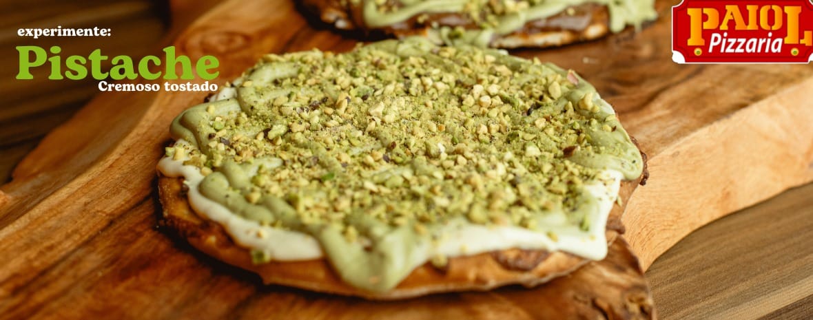 sua pizza assando