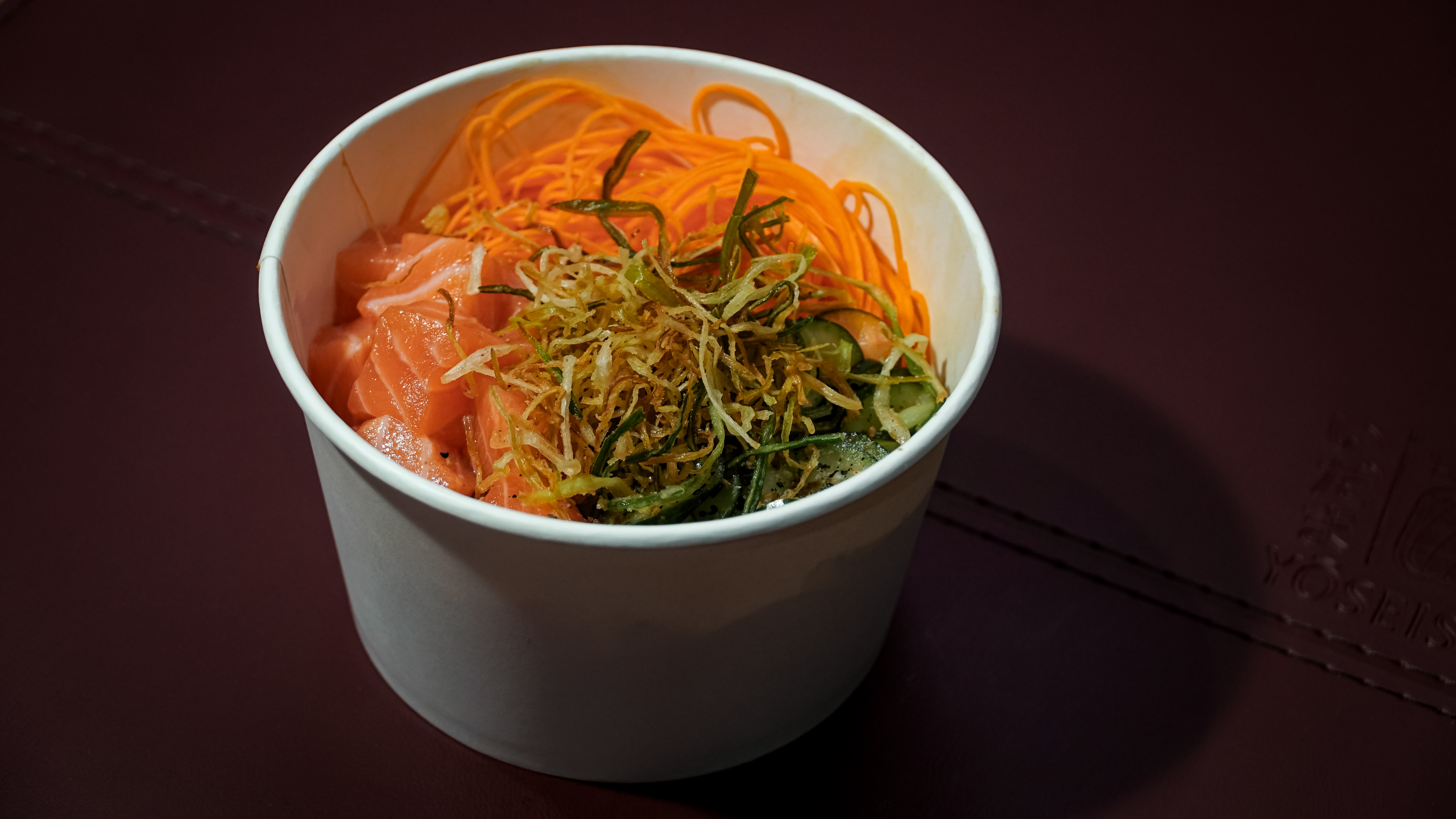 1 Poke Mahalo + BRINDE - R$49,90