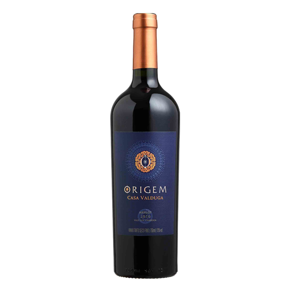Vinhos Tintos: Vinho Chileno Casa Valduga Origem Merlot 750ml - Com predominância de frutas vermelhas e negras como framboesa e ameixa. Um aroma fino e elegante. Frutado no paladar, a suavidade dos taninos torna o vinho macio e proporciona um bom equilíbrio com a acidez e o moderado teor alcoólico.