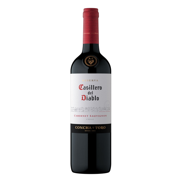 Vinhos (Garrafa de Vidro): Vinho Chileno Casillero Del Diablo Cabernet Sauvignon 750ml - Produzido por uma marca mundialmente reconhecida, o vinho de reserva premium Casillero del Diablo, possui um sabor complexo, bem estruturado e firme, equilibrado aos seus taninos suaves e elegantes. Destaca-se por sua elegância e sofisticaç