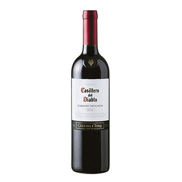 Vinhos Nacionais e Importados: Vinho Chileno Casillero Del Diablo Cabernet Sauvignon 750ml - Brilhante cor vermelho escuro. Aroma de cerejas maduras, groselha e ameixas com um toque de baunilha. Bom corpo, taninos aveludados e harmoniosos. Leve sabor de ameixas e cerejas, generosamente mesclado ao toque defumado do carvalho america