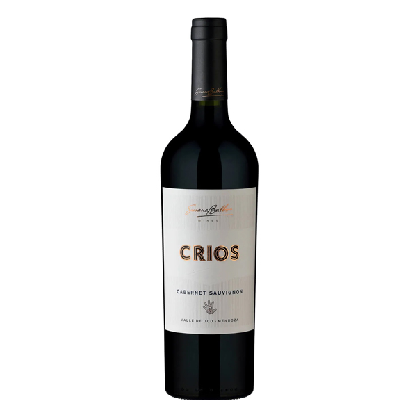 Doses: Vinho Argentino Crios Cabernet Sauvignon 750ml - O vinho Crios Cabernet Sauvignon apresenta uma cor vermelho rubi e aromas de ameixas e pimenta preta que são complementados por notas de baunilha fornecidos pela barrica. Vinho de grande complexidade com traços de pimentão e pimenta, típica
