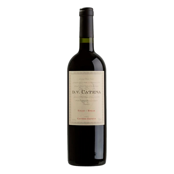 Drinks: Vinho Argentino D.V Catena Syrah-Syrah 750ml - Elaborado com uvas de dois vinhedos excepcionais, plantados em altitudes distintas, este vinho da linha Dv Catena, elaborada para o mercado argentino, é o melhor Syrah produzido por Catena Zapata. Rico e profundo, com ótima complexidade, mo