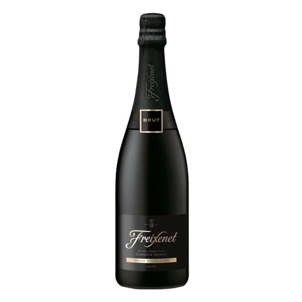 ESPUMANTES: Espumante Freixenet Cordon Negro Gran Selección Brut 750ml - Com aroma de frutas tropicais com notas cítricas, Cava Freixenet Cordón Negro Brut possui um paladar frutado, cremoso e muito fresco. Elegante e saboroso, este exemplar é elaborado pela família Sala, que há séculos faz história no mundo do