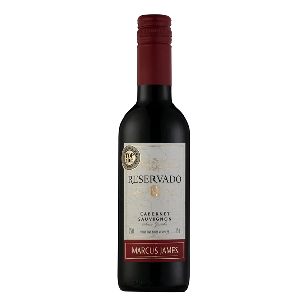 Vinhos & Cervejas: Vinho Nacional Marcus James Cabernet Sauvignon 750ml - O Vinho Aurora Marcus James Cabernet Sauvignon Meio Seco tem um corpo e maciez e concebtrado. De coloração rubi, tem aromas de frutas vermelhas,, taninos maduros e equilibrado. Harmoniza principalmente com carnes vermelhas, como picanha gre