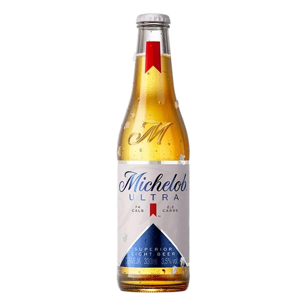 Cervejas: Michelob Ultra Long Neck 330ml - A cerveja com 80% menos carboidratos que cervejas comuns* e apenas 74 calorias. A fórmula perfeita para quem valoriza uma vida com equilíbrio, leveza e refrescância.Michelob Ultra é feita para todos aqueles que gostam de uma rotina em