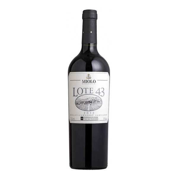 Cerveja: Vinho Nacional Miolo Lote 43 Cabernet/Merlot 750ml - Miolo Lote 43 é produzido com uvas Merlot e Cabernet Sauvignon, reunidas em um corte harmônico selecionado pelo enólogo da família, Adriano Miolo.O requinte da culinária francesa e a praticidade da culinária italiana encontram neste vinho o