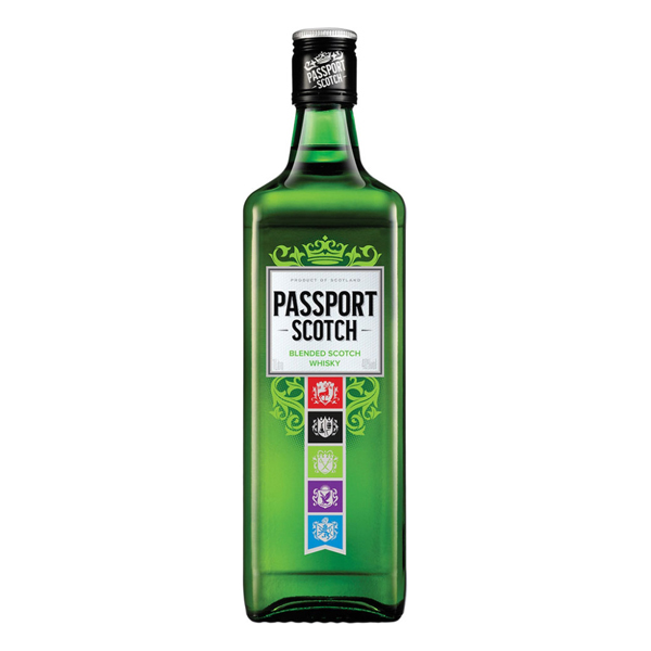Destilados: Whisky Escocês Passport Scotch 1L - O Passport é um whisky com um perfil jovem e autêntico, um reflexo do espírito da década de 60, época em que nascia a marca. Para quem procura um whisky com alta qualidade e suavidade a um preço acessível Passport Scotch é a opção perfeita.