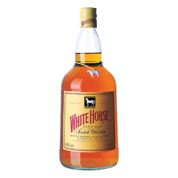 Whisky: Whisky White Horse 1L - O Whisky White Horse é composto por mais de 35 maltes, uma das mais elevadas proporções de maltes nos scotch whiskies. Assim como Logan, também desenvolvido por Peter Mackie, seus principais maltes são Lagavulin, Glen Elgin e Craigellachie.