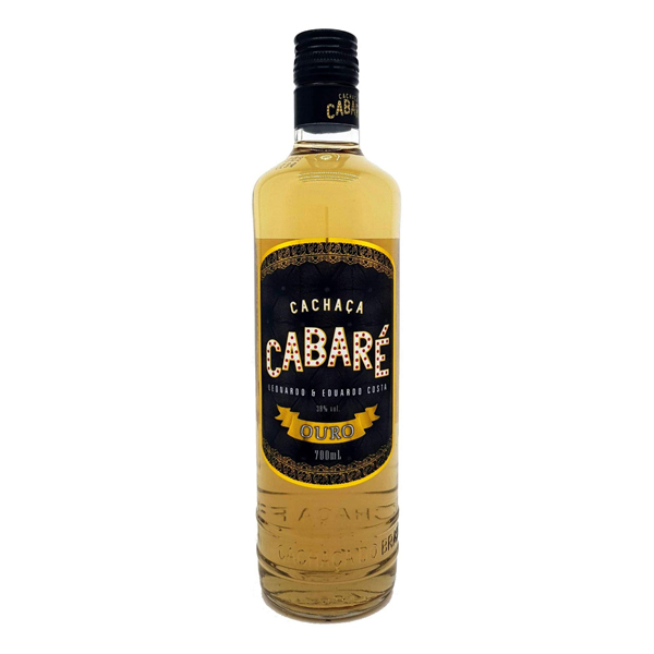 cachaças: Cachaça Cabaré Ouro 700ml - A Cachaça Cabaré surgiu por iniciativa do Sr. José Tápparo, que em 1978 resolveu produzir cachaça para o consumo próprio e presentear os amigos. A cachaça fez tanto sucesso que começaram a querer comprá-la. Foi então que José Tapparo viu ne