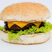 Hambúrguer: 06-Cheddar Burguer - Hambúrguer Grande (Ingredientes: Cebola, Cheddar, Hambúrguer Artesanal, Molho Barbecue, Molho Supremo, Pão, Tomate)