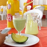Vitaminas: Vitamina Abacatada + Embalagem (R$1) - Vitaminas 300ml (Ingredientes: Vitamina)