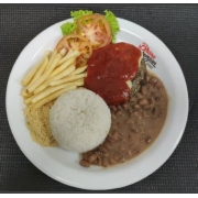 Executivo Brasa Burguer: Carne Bovina à Parmegiana - Executivo na Brasa (Ingredientes: Alface, Arroz, Carne grelhada na brasa em forma de hambúrguer de 150g, Farofa, Feijão, Fritas, Molho vermelho, Mussarela, Tomate)