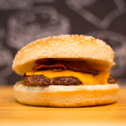Burger: Fusca Burger Bovino - Burger (Ingredientes: PÃO, HAMBÚRGUER BOVINO (60g), QUEIJO CHEDDAR, BACON)