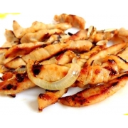Porções: Filé de Frango Cód-6985 - Porção (Ingredientes: Acompanha: Vinagrete & Maionese Sachê, Porção Com Aproximadamente 500gr(crua), Porção de Filé De Frango acebolado preparado na chapa com tempero Especial Da Casa)