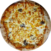 Tradicionais: Califórnia - Pizza Individual (brotinho) (Ingredientes: Molho de Tomate, Peito de Peru, Pêssego, Ameixa, Abacaxi, Mussarela, Orégano)