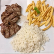 Refeições: Prato Rap Mignon Cód-6970 - Rápido (Ingredientes: Marmita de Filé Mignon Filetado acompanhado de arroz branco, batatas fritas e salada de alface)