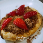 Esfihas Doces: Esfiha Chocomorango - Esfihas (Ingredientes: Chocolate ao Leite, Morango)