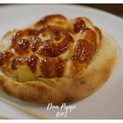 Esfihas Doces: Esfiha Abacaxi com Chocolate Branco - Esfihas (Ingredientes: Abacaxi, Chocolate Branco)