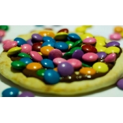 Esfihas Doces: Esfiha de Chocolate com Confete - Esfihas (Ingredientes: Chocolate ao Leite)