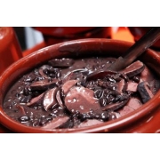 Feijoada: Feijoada Grande - Feijoada (Ingredientes: Arroz, Carne Seca, Costelinha, Couve, Farofa, Linguiça, Molho de pimenta, Orelha, Pé, Vinagrete)