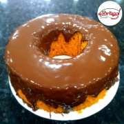 Bolos Caseiros: Bolo Caseiro Cenoura Com Chocolate Cód-1119 - Bolo Caseiro (Ingredientes: Delicioso bolo caseiro de cenoura coberto com chocolate, a unidade)