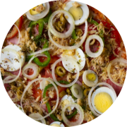 Tradicionais: Portuguesa especial - Pizza Família (Ingredientes: Azeite, Azeitona, Bacalhau, Calabresa, Cebola, Molho, Mussarela, Orégano, Ovo Cozido, Pimentão, Presunto, Tomate)
