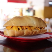 Sanduíche no Pão Francês: Pão C/ Tucumã - Sanduíche no Pão Francês (Ingredientes: Manteiga, Pão, Tucumã)