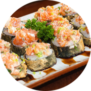 Hot Rolls: Hot Roll Salmão Cru Tataki 10und. - Mini Hot Roll C/ Salmão Cru, Cream Cheese, Cebolinha, Gergelim Moído e Molho Tarê