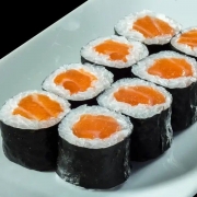 Hossomakis: 01-Hossomaki Salmão Fresco (10unid) - Enrolado de Arroz, C/ Alga por Fora, C/ Cream Cheese e Cebolinha