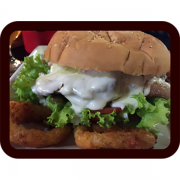 Lanches: 018-Xis Oba Oba (Filé) - Lanche Tradicional (Ingredientes: Alface, Azeitona, Cebola à Milanesa, Fatias de Bacon, Filé, Molho de Alho aos 4 Queijos, Pão de Mac, Picles, Presunto, Tomate)