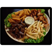 Porções Premium: 137-Isca Frango, Isca Alcatra, Polenta, Fritas - Porção Premium (Ingredientes: Maionese Comilão)