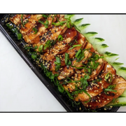 Sashimi: Sashimi Especial 10 und - fatias de salmão massaricada finalizada com molho tare cebolinha gergilim