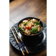 Yakissobas: Yakissoba Frango - Yakissoba (Ingredientes: Cebolinha, Finalizado Com Óleo de Gergelim, Gergelim, Macarrão Oriental Servido Com Iscas de Frango, Vegetais)