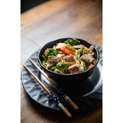 Yakissobas: Yakissoba Porco - Yakissoba (Ingredientes: Cebolinha, Finalizado Com Óleo de Gergelim, Gergelim, Macarrão Oriental Servido Com Iscas de Lombo de Porco, Vegetais)