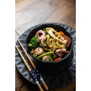 Yakissobas: Yakissoba Frutos do Mar - Yakissoba (Ingredientes: Anéis de Lula, Cebolinha, Finalizado Com Óleo de Gergelim, Gergelim, Macarrão Oriental Servido Com Camarões, Tentáculos de Polvo, Vegetais)