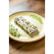 Uramakis: Uramaki Cogus - Abacate, Shimeji e Amêndoas.