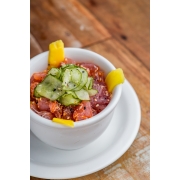 Bowls: Bowl Spice Tuna - Bowl (Ingredientes: Cubos de Atum Cru, Hondashi, Manga em Tiras, Molho de Ostra, Pepino Agridoce em Conserva, Pimenta Oriental)