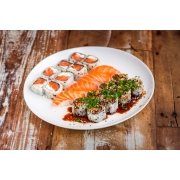 Sushi: Combinado Executivo (24 un) - 10 Uramakis Filadélfia, 10 Uramakis Skin e 04 Niguiris de Salmão.