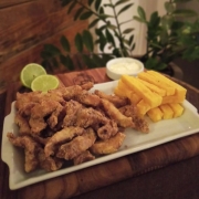 Petiscos: Peixe Frito com Polenta - Tamanho G (Ingredientes: Filé de Tilápia)