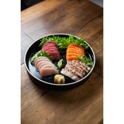 Combinados: Combinado Sashimi - 06 Peças de Peixe Branco, 06 Peças de Atum, 06 Peças de Salmão e 06 Peças de Polvo