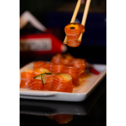 Combinados: Combinado Nagano - 44 und.: 6 Sushi Salmão // 6 Sashimi Salmão // 12 jows (4 Maracujá, 4 Alho Poró, 4 Bacon Jow) // 10 Uramaki Fila Poró // 5 Skin Flambado // 5 Ebi Daimô