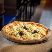 Favoritas: 27 - Portuguesa Especial - Pizza Grande (8 Fatias 35cm) (Ingredientes: Catupiry, Cebola, Ervilha, Milho, Molho de Tomate Italiano, Muçarela, Orégano, Ovos, Palmito, Presunto)