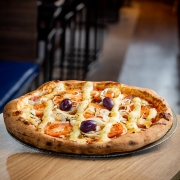 Favoritas: 24 - Anny - Pizza Grande (8 Fatias 35cm) (Ingredientes: Alho Frito, Calabresa, Catupiry, Cebola, Molho de Tomate Italiano, Muçarela, Orégano, Palmito, Tomate)