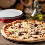 Favoritas: 23 - A Moda do Pizzaiolo - Pizza Grande (8 Fatias 35cm) (Ingredientes: Bacon, Catupiry, Lombo Canadense, Molho de Tomate Italiano, Orégano, Palmito)