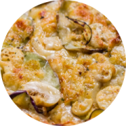 Especiais: Marroquina - Pizza Grande (Ingredientes: Alho, Berinjela, Champignon, Curry, Molho de tomate, Mussarela, Orégano, Provolone)